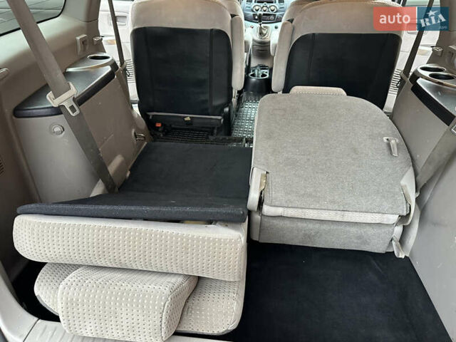 Серый Мицубиси Грандис, объемом двигателя 2.4 л и пробегом 263 тыс. км за 5300 $, фото 17 на Automoto.ua