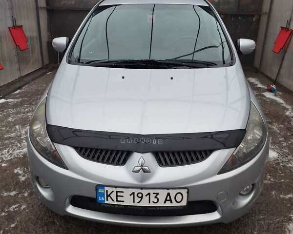 Сірий Міцубісі Грандіс, об'ємом двигуна 2.4 л та пробігом 289 тис. км за 6000 $, фото 16 на Automoto.ua