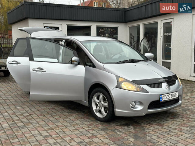 Серый Мицубиси Грандис, объемом двигателя 2.4 л и пробегом 263 тыс. км за 5300 $, фото 4 на Automoto.ua