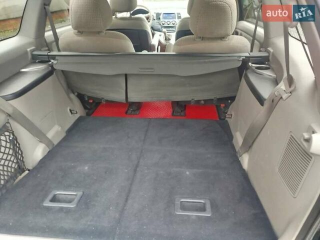 Сірий Міцубісі Грандіс, об'ємом двигуна 2.4 л та пробігом 289 тис. км за 6000 $, фото 5 на Automoto.ua