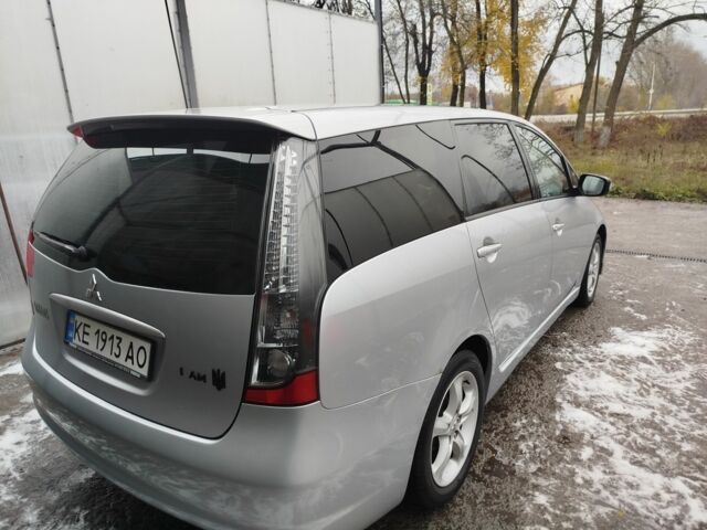 Сірий Міцубісі Грандіс, об'ємом двигуна 2.4 л та пробігом 288 тис. км за 6000 $, фото 12 на Automoto.ua