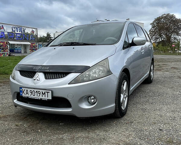 Сірий Міцубісі Грандіс, об'ємом двигуна 2.4 л та пробігом 282 тис. км за 5200 $, фото 2 на Automoto.ua