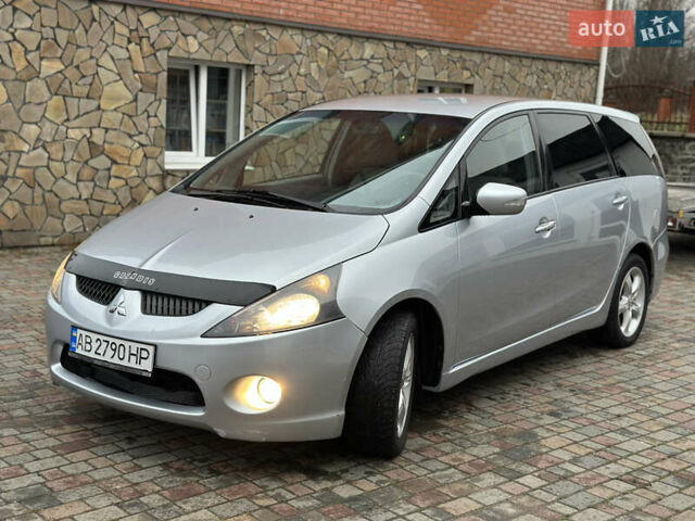 Серый Мицубиси Грандис, объемом двигателя 2.4 л и пробегом 263 тыс. км за 5300 $, фото 5 на Automoto.ua
