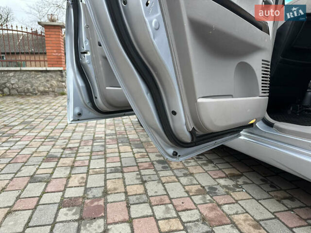 Серый Мицубиси Грандис, объемом двигателя 2.4 л и пробегом 263 тыс. км за 5300 $, фото 14 на Automoto.ua