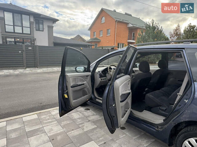 Сірий Міцубісі Грандіс, об'ємом двигуна 2.4 л та пробігом 396 тис. км за 3999 $, фото 28 на Automoto.ua