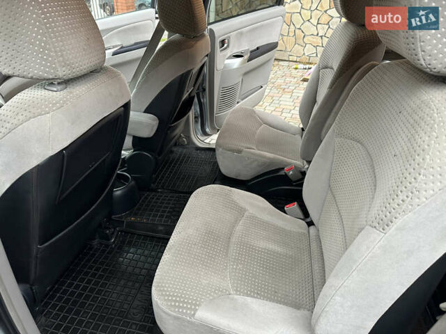 Серый Мицубиси Грандис, объемом двигателя 2.4 л и пробегом 263 тыс. км за 5300 $, фото 12 на Automoto.ua