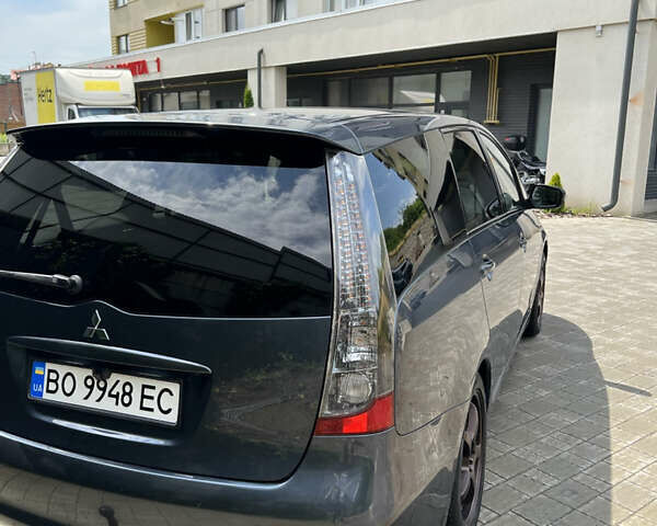 Сірий Міцубісі Грандіс, об'ємом двигуна 2 л та пробігом 285 тис. км за 7000 $, фото 37 на Automoto.ua