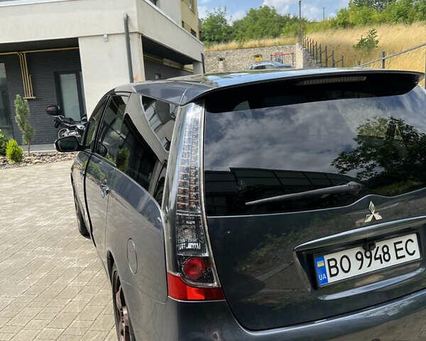Сірий Міцубісі Грандіс, об'ємом двигуна 2 л та пробігом 285 тис. км за 7000 $, фото 29 на Automoto.ua