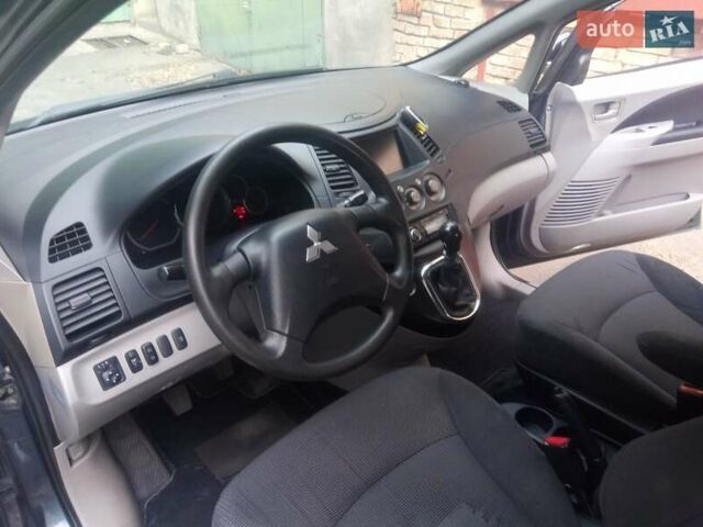 Серый Мицубиси Грандис, объемом двигателя 1.97 л и пробегом 313 тыс. км за 5000 $, фото 25 на Automoto.ua