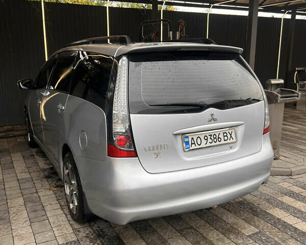 Сірий Міцубісі Грандіс, об'ємом двигуна 2.38 л та пробігом 430 тис. км за 5900 $, фото 8 на Automoto.ua