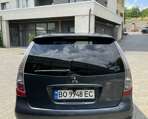 Сірий Міцубісі Грандіс, об'ємом двигуна 2 л та пробігом 285 тис. км за 7000 $, фото 39 на Automoto.ua