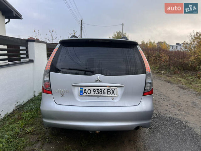 Сірий Міцубісі Грандіс, об'ємом двигуна 2.38 л та пробігом 430 тис. км за 5900 $, фото 2 на Automoto.ua
