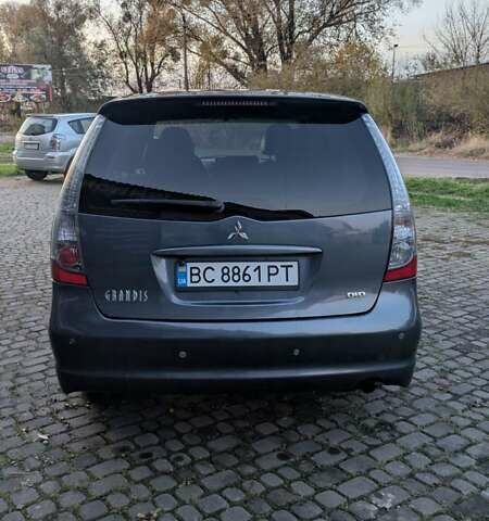 Серый Мицубиси Грандис, объемом двигателя 2 л и пробегом 282 тыс. км за 6700 $, фото 8 на Automoto.ua