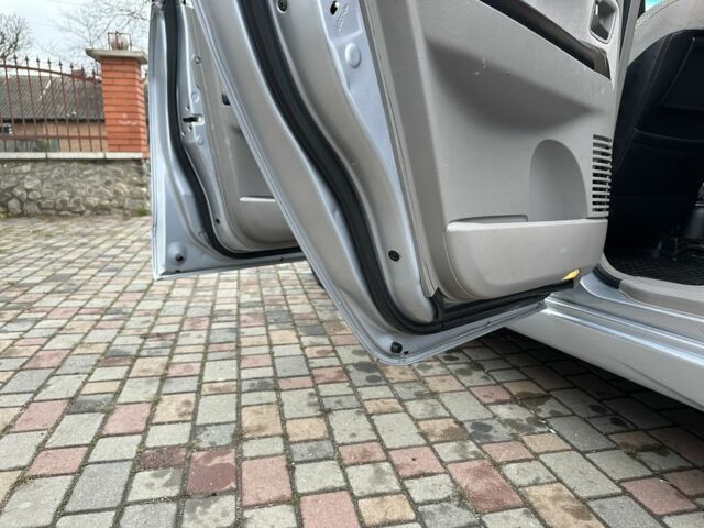 Серый Мицубиси Грандис, объемом двигателя 2.4 л и пробегом 263 тыс. км за 5300 $, фото 15 на Automoto.ua