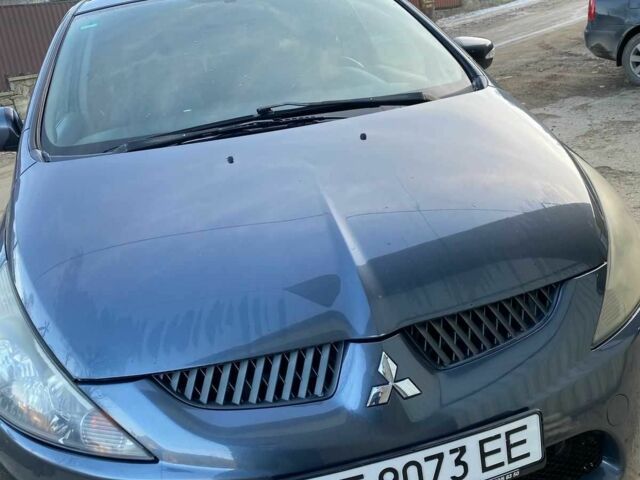 Серый Мицубиси Грандис, объемом двигателя 2 л и пробегом 280 тыс. км за 5800 $, фото 1 на Automoto.ua