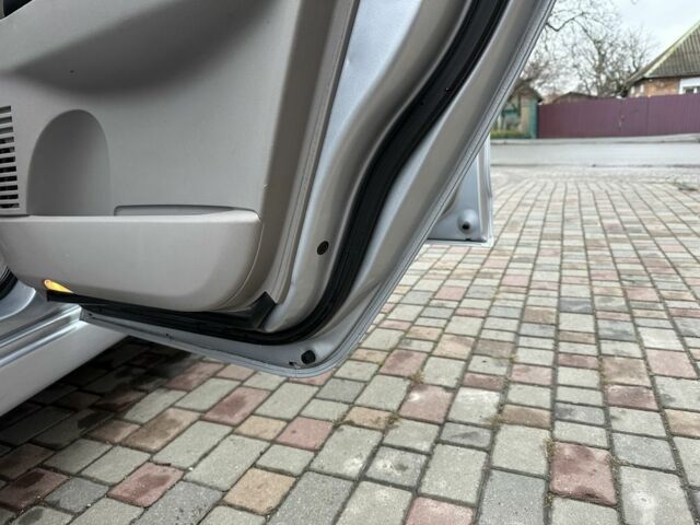 Серый Мицубиси Грандис, объемом двигателя 2.4 л и пробегом 263 тыс. км за 5300 $, фото 16 на Automoto.ua