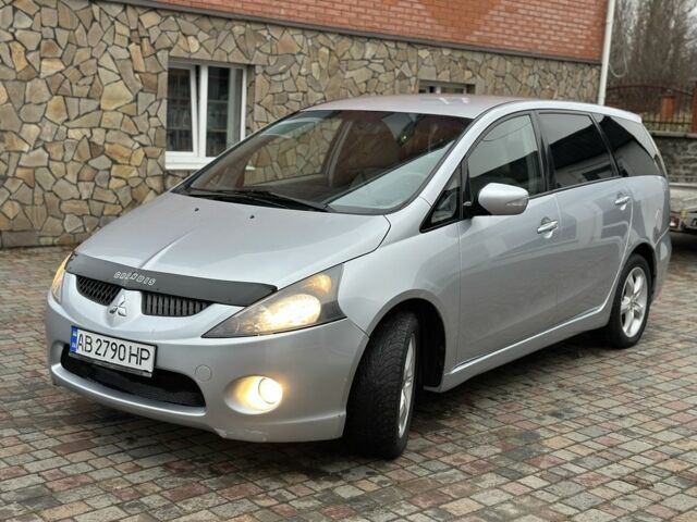 Серый Мицубиси Грандис, объемом двигателя 2.4 л и пробегом 263 тыс. км за 5300 $, фото 7 на Automoto.ua