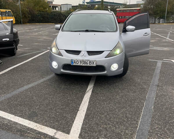 Сірий Міцубісі Грандіс, об'ємом двигуна 2.38 л та пробігом 430 тис. км за 5900 $, фото 9 на Automoto.ua