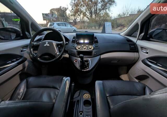 Серый Мицубиси Грандис, объемом двигателя 2 л и пробегом 282 тыс. км за 6700 $, фото 17 на Automoto.ua