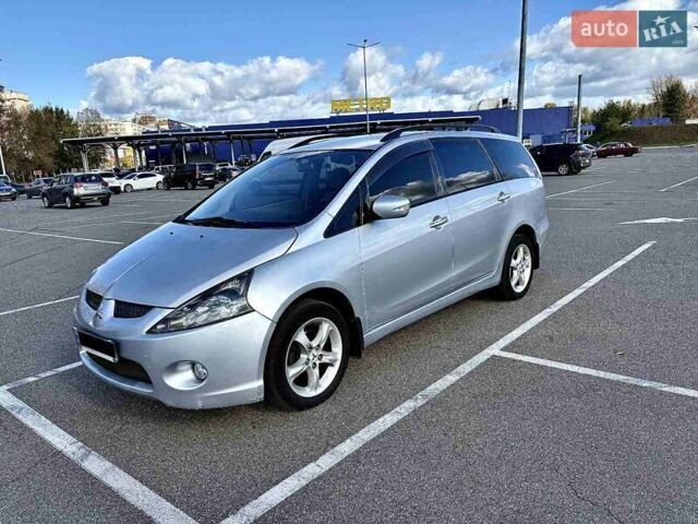 Серый Мицубиси Грандис, объемом двигателя 2.4 л и пробегом 227 тыс. км за 5100 $, фото 8 на Automoto.ua