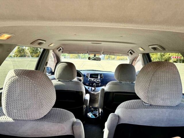 Сірий Міцубісі Грандіс, об'ємом двигуна 2.4 л та пробігом 227 тис. км за 5200 $, фото 1 на Automoto.ua