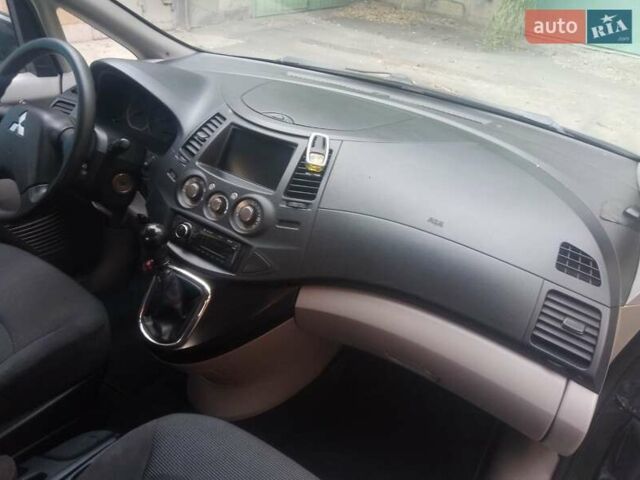 Серый Мицубиси Грандис, объемом двигателя 1.97 л и пробегом 313 тыс. км за 5000 $, фото 11 на Automoto.ua