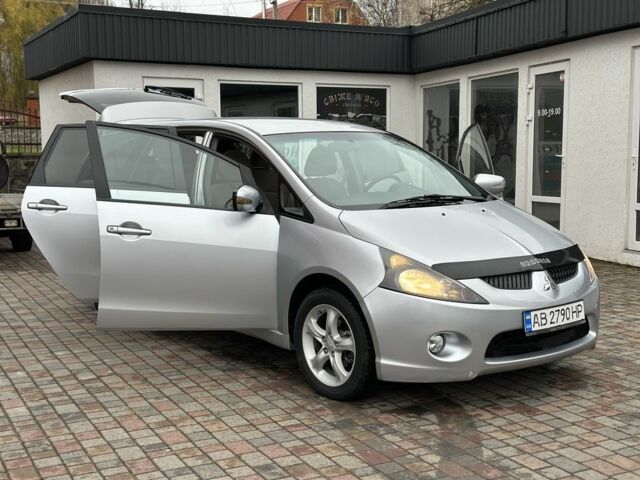 Серый Мицубиси Грандис, объемом двигателя 2.4 л и пробегом 263 тыс. км за 5300 $, фото 11 на Automoto.ua