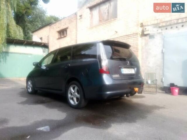 Серый Мицубиси Грандис, объемом двигателя 1.97 л и пробегом 313 тыс. км за 5000 $, фото 3 на Automoto.ua