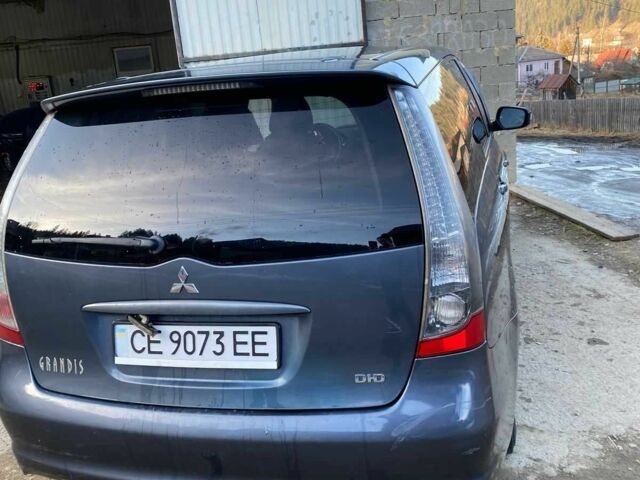 Серый Мицубиси Грандис, объемом двигателя 2 л и пробегом 280 тыс. км за 5800 $, фото 4 на Automoto.ua
