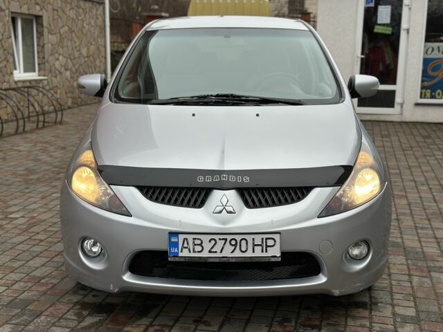 Серый Мицубиси Грандис, объемом двигателя 2.4 л и пробегом 263 тыс. км за 5300 $, фото 10 на Automoto.ua