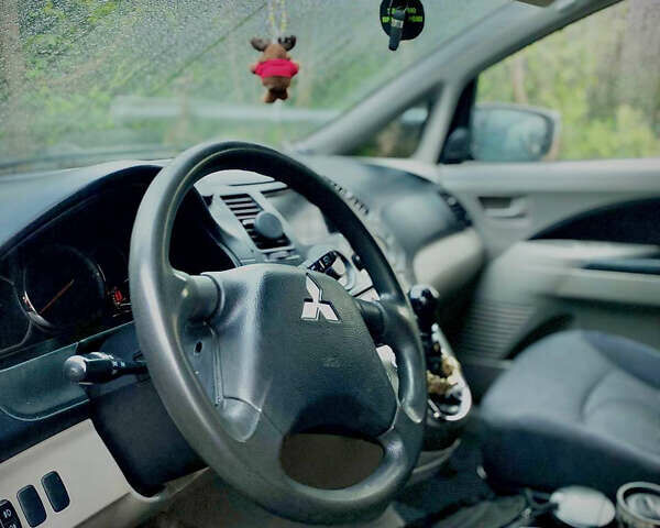 Серый Мицубиси Грандис, объемом двигателя 1.97 л и пробегом 310 тыс. км за 5200 $, фото 8 на Automoto.ua