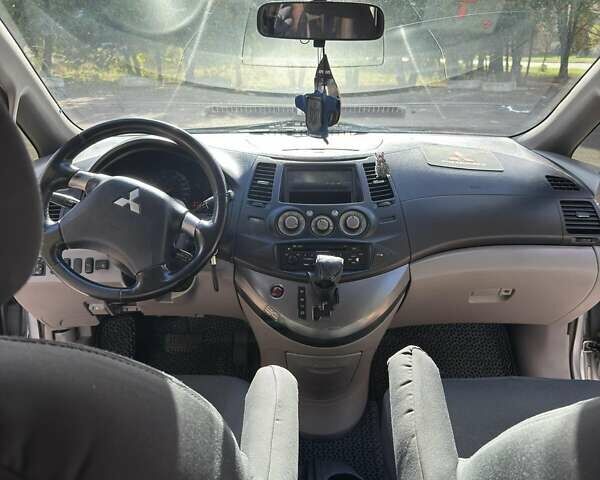 Мицубиси Грандис 2006 в Нежине на Automoto.ua Серый Мицубиси Грандис, объемом двигателя 2.4 л и пробегом 300 тыс. км за 7200 $, фото 8 на Automoto.ua