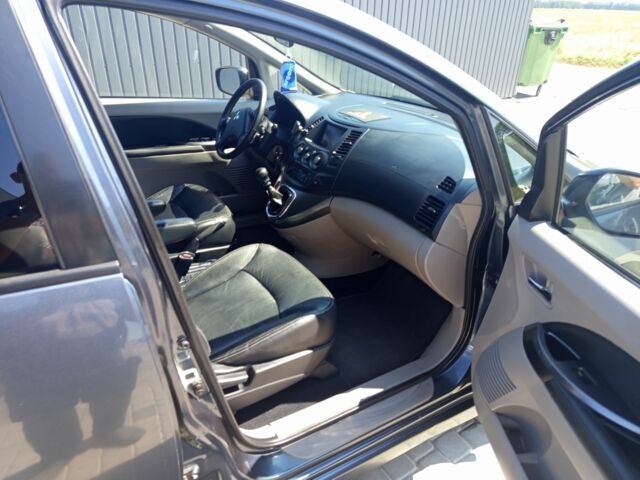 Сірий Міцубісі Грандіс, об'ємом двигуна 2 л та пробігом 320 тис. км за 6550 $, фото 6 на Automoto.ua