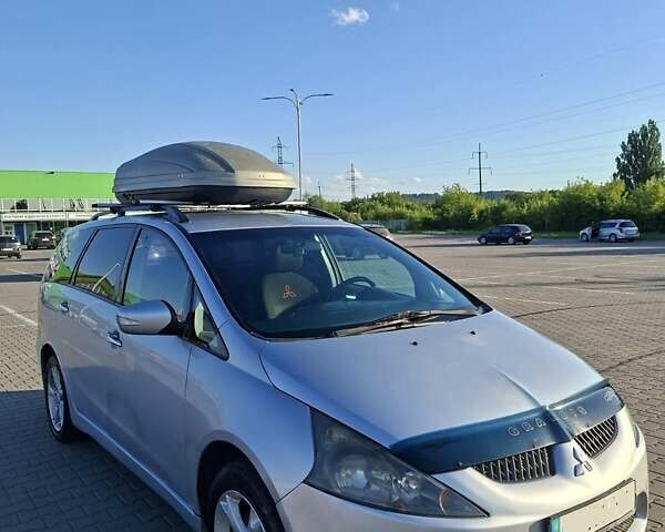 Серый Мицубиси Грандис, объемом двигателя 2.38 л и пробегом 215 тыс. км за 4619 $, фото 6 на Automoto.ua