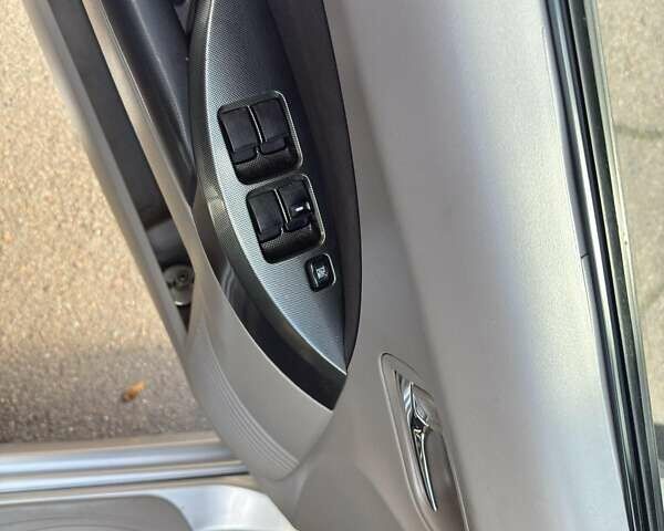 Мицубиси Грандис 2006 в Нежине на Automoto.ua Серый Мицубиси Грандис, объемом двигателя 2.4 л и пробегом 300 тыс. км за 7200 $, фото 15 на Automoto.ua