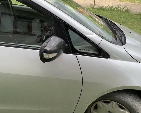 Серый Мицубиси Грандис, объемом двигателя 1.97 л и пробегом 394 тыс. км за 5600 $, фото 7 на Automoto.ua