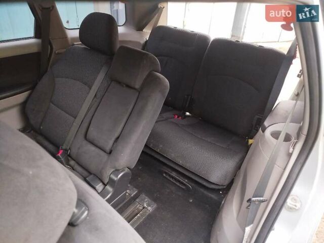 Сірий Міцубісі Грандіс, об'ємом двигуна 2.4 л та пробігом 375 тис. км за 3299 $, фото 3 на Automoto.ua