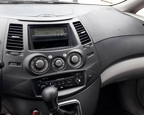 Мицубиси Грандис 2006 в Черновцах на Automoto.ua Серый Мицубиси Грандис, объемом двигателя 2.4 л и пробегом 210 тыс. км за 7300 $, фото 6 на Automoto.ua