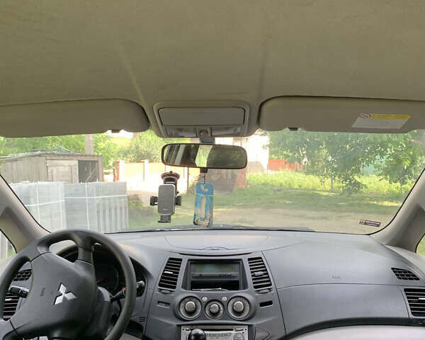 Серый Мицубиси Грандис, объемом двигателя 1.97 л и пробегом 394 тыс. км за 5600 $, фото 8 на Automoto.ua