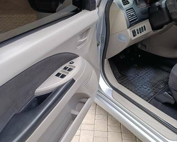 Серый Мицубиси Грандис, объемом двигателя 2 л и пробегом 252 тыс. км за 4999 $, фото 18 на Automoto.ua