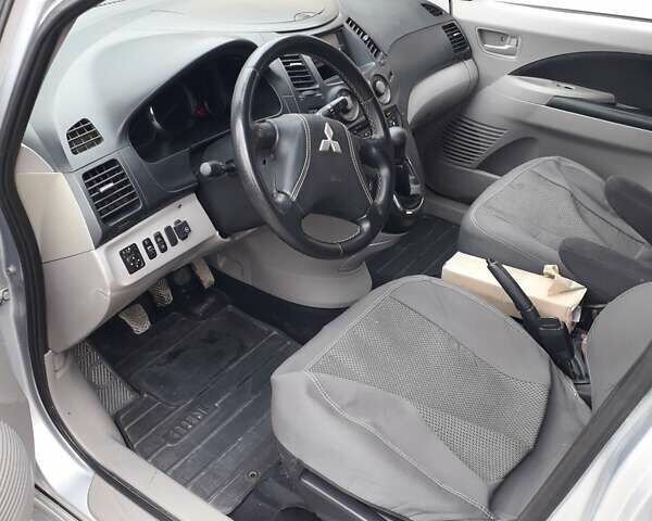 Мицубиси Грандис 2006 в Черновцах на Automoto.ua Серый Мицубиси Грандис, объемом двигателя 2.4 л и пробегом 210 тыс. км за 7300 $, фото 8 на Automoto.ua