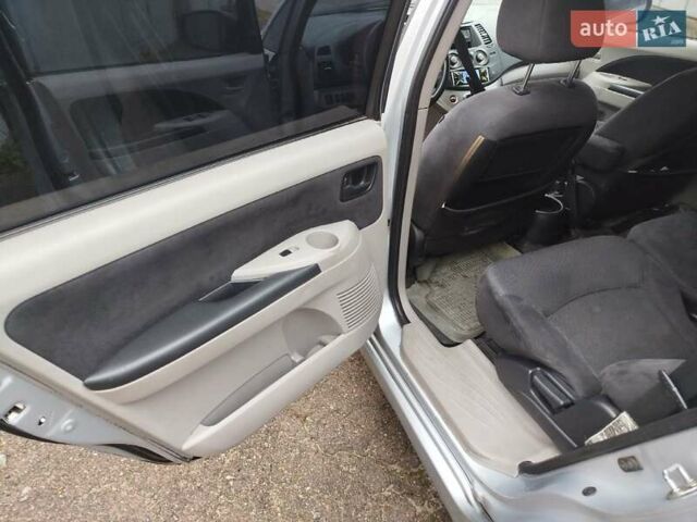 Сірий Міцубісі Грандіс, об'ємом двигуна 2.4 л та пробігом 375 тис. км за 3299 $, фото 5 на Automoto.ua