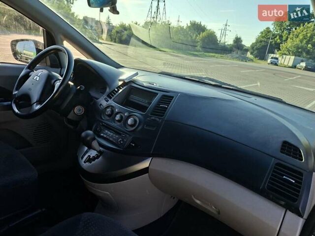 Серый Мицубиси Грандис, объемом двигателя 2.38 л и пробегом 215 тыс. км за 4619 $, фото 9 на Automoto.ua