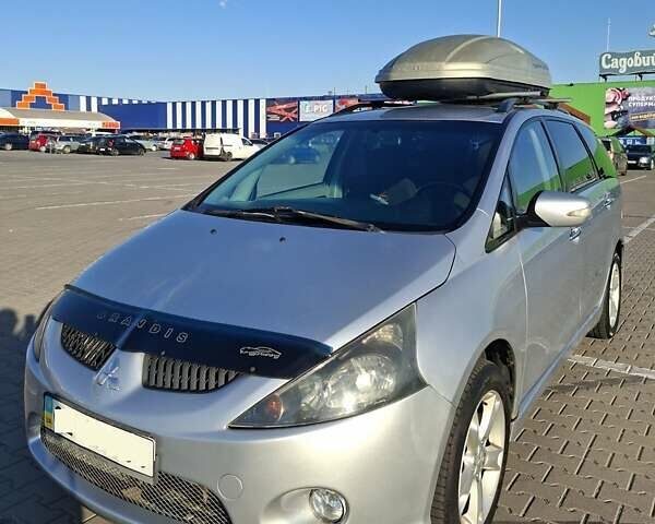 Серый Мицубиси Грандис, объемом двигателя 2.38 л и пробегом 215 тыс. км за 4619 $, фото 4 на Automoto.ua