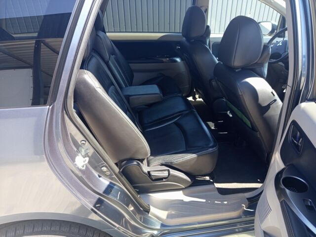 Сірий Міцубісі Грандіс, об'ємом двигуна 2 л та пробігом 320 тис. км за 6550 $, фото 5 на Automoto.ua