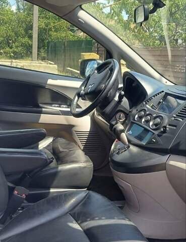 Серый Мицубиси Грандис, объемом двигателя 2.4 л и пробегом 312 тыс. км за 6800 $, фото 4 на Automoto.ua