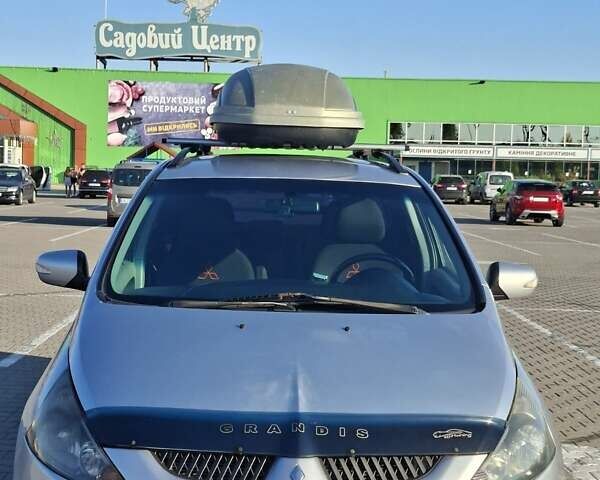 Серый Мицубиси Грандис, объемом двигателя 2.38 л и пробегом 215 тыс. км за 4619 $, фото 7 на Automoto.ua