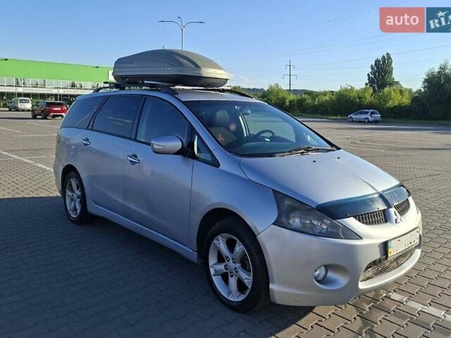 Серый Мицубиси Грандис, объемом двигателя 2.38 л и пробегом 215 тыс. км за 4619 $, фото 1 на Automoto.ua