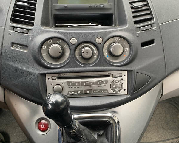 Серый Мицубиси Грандис, объемом двигателя 1.97 л и пробегом 394 тыс. км за 5600 $, фото 9 на Automoto.ua