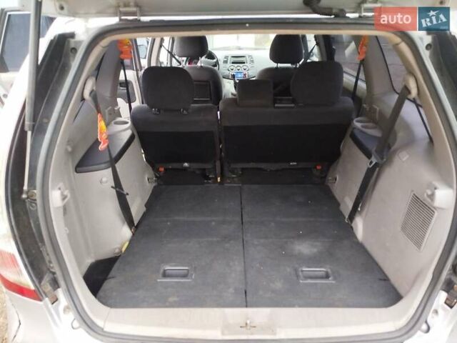 Сірий Міцубісі Грандіс, об'ємом двигуна 2.4 л та пробігом 375 тис. км за 3299 $, фото 13 на Automoto.ua